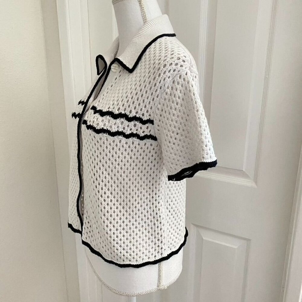 Abercrombie & Fitch Button Front Collar Sweater Feminine Top Size Small. B4 - Picture 4 of 9